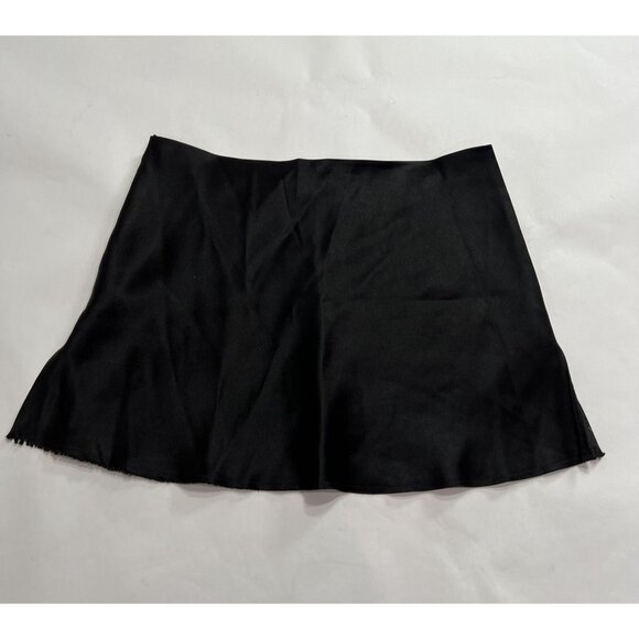 Are You Am I Itsy Skirt in Black - Picture 4 of 6